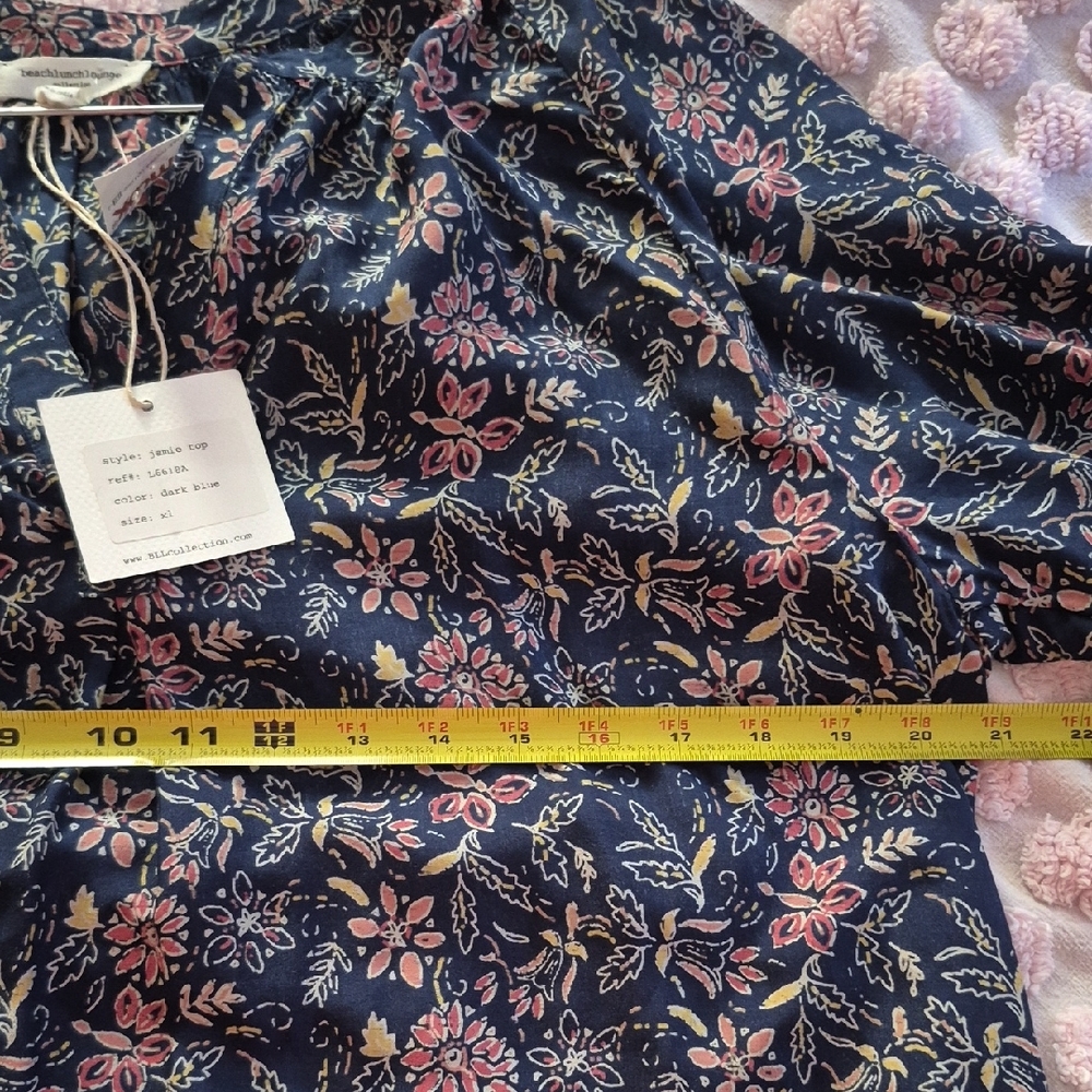 beachlunchlounge Floral Blouse in Navy and Pink - Picture 9 of 12